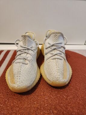 Adidas Yeezy Boost 350 V2 Light UV ReactiveUS 6.5